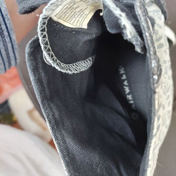 AIRWALK WOMENS GREEN FLORAL COTTON CANVAS HIGH TOP SNEAKERS SIZE 11 - Picture 6 of 6